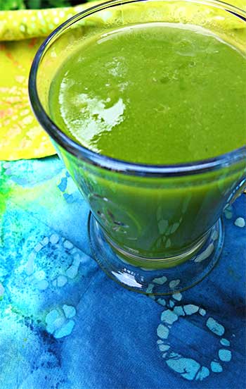 Mango-Spinach Green Smoothie